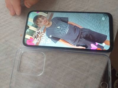 Телефон сатилади Redmi 15s память 8/256новый 1 ай Болди алганима заря
