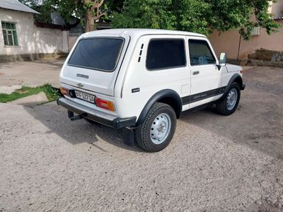 Niva 2121 yili 1982 binzinda