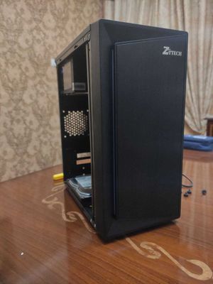 O'yinlar uchun DDR4 Kompyuter. Intel Core i3
