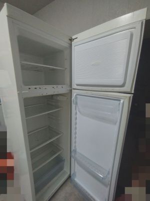 Холодильник срочно сотилади
