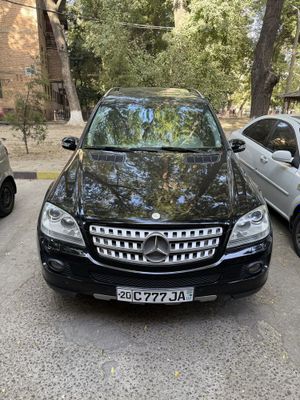 Мерсидес ML 350 идиялни холатда пакат нахтга хичкинака или йук