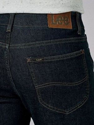 Джинсы Lee extreme motion regular fit.