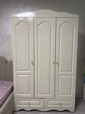 Detskiy  shkaf sotiladi 500.000 ming