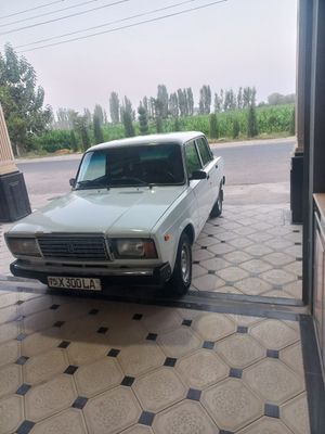 Vaz 2107 sotiladi