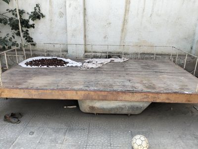 Tayyor temir karavat tesda sotiladi
