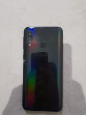 Samsung A40 sotiladi