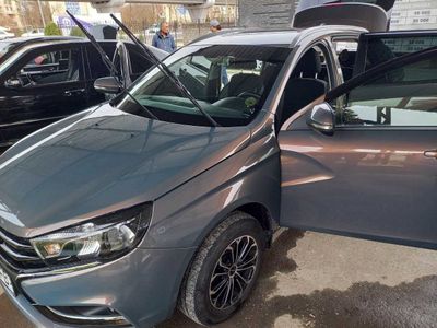 Lada Vesta SW 1,8 2019 года.