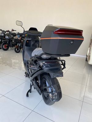 Skuterlar va mopedlar