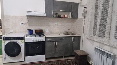 Сергили 9худуд 1этаж 75м²+ подвал 80м2 Нежилое кисаям бу́лади