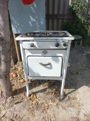 Продаётся газ плита двух камфорочная