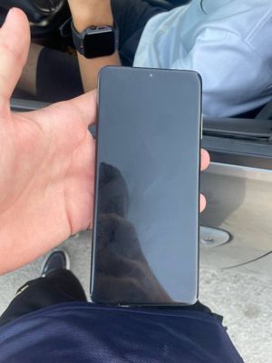 Samsung S20+ xolati yaxshi