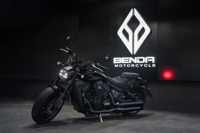 BENDA DARKFLAG 500 V4 Новый мотоцикл