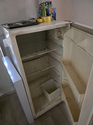Халадилник сотлади ишлатилган холати яхши номи брюса