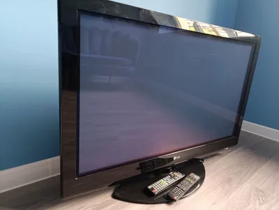 Плазменный телевизор LG 42PG20 в рабочем состоянии. R