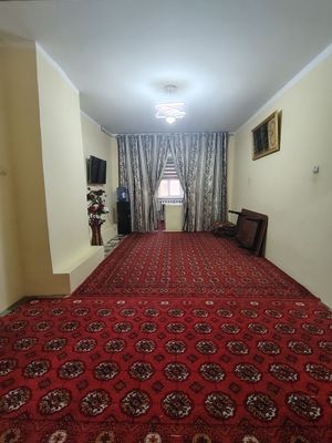 Shahar markazidan 4 xonali kvartira sotiladi.