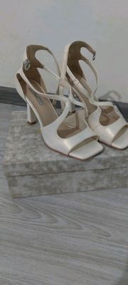 Продаются туфли Jimmy Choo