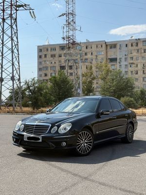Mercedes Benz 211