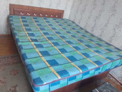 Кровать 2x спальная, в хорошем состоянии
