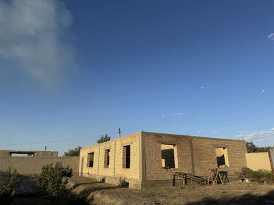 Qurilishi tugallanmagan hovli sotiladi