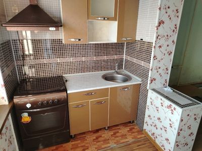 Продаётся квартира, 1 комнатная, с ремонтом и некоторой мебелью.