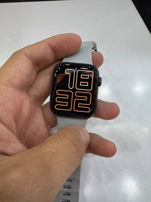 Часы Apple Watch SE - 44mm