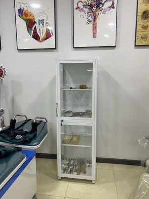 Медицинский шкаф