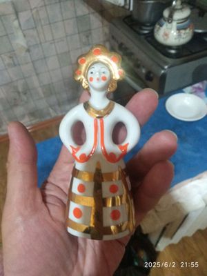 продам статуэтку барышня лфз