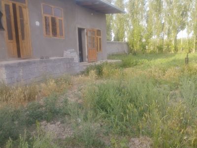 Ховли сотилади. Тошкент вилояти Юқоричирчиқ тумани Нурли йўл МФЙда.