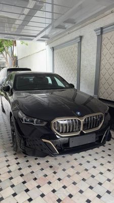 Натариус BMW i5 35L M sport 2024