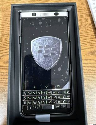 Black Berry Key One