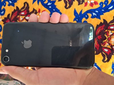Iphone 8 xotira 64gb