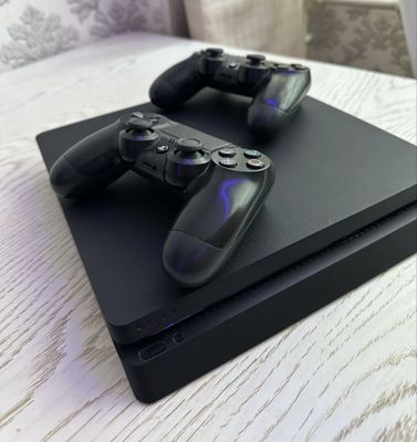 Playstation 4 slim
