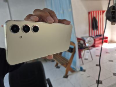 Samsung S24plus 12.256g disert titan rangda holat yang ozgina ishlagan