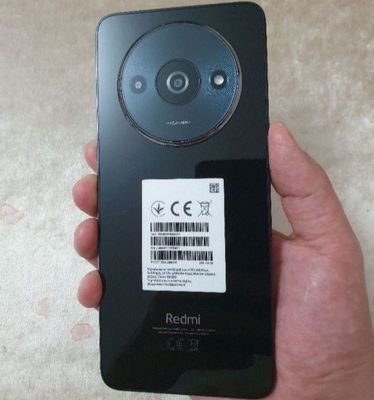 Srochna sotiladi Xiaomi Redmi A3 4/128Gb Black 2024 yil telefoni