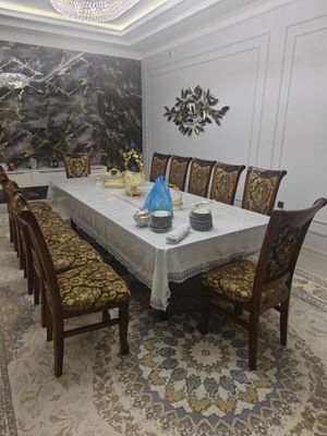Продам стол с 12 стульями