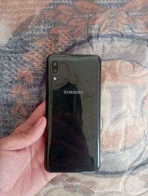 Samsung Gallaxy A20 sotiladi