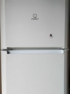 Продается Холодильник Indesit