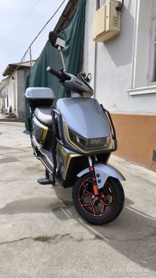 Skuter sotiladi *wasat sport*