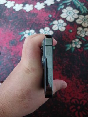 Iphone 13 pro 128gb 76 yomkost ideal zaryadchiklari bor