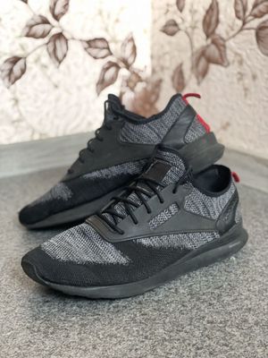 Кроссовки спорт Reebok Zoku Runner Sc