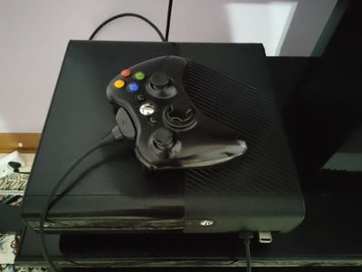 Xbox 360 E 2014 года