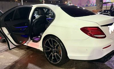 Mercedes-Benz W213 E200 Full 2018 SROCHNA SOTILADI!!