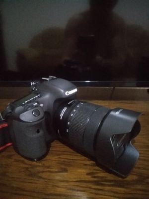 Canon 7D EOS body