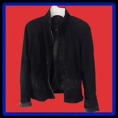 Женская ветровкв и коженка