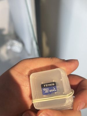 Teyes monitor uchun registratorga fleshka 64гб