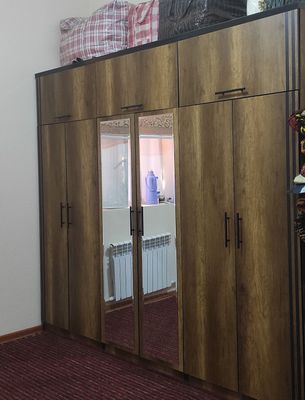 Шкаф срочно сотилади