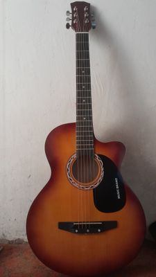 gitara akustic yangi chexoli bor