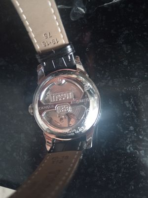 Часы Tissot продаю срочно