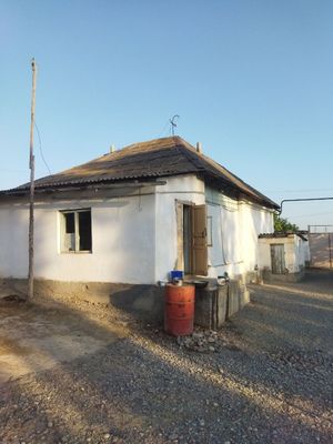 Uy uchaska hisobida sotiladi uy tamr talab nu bemalol yashasa boladi