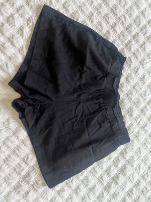 Льняные черные короткие шорты